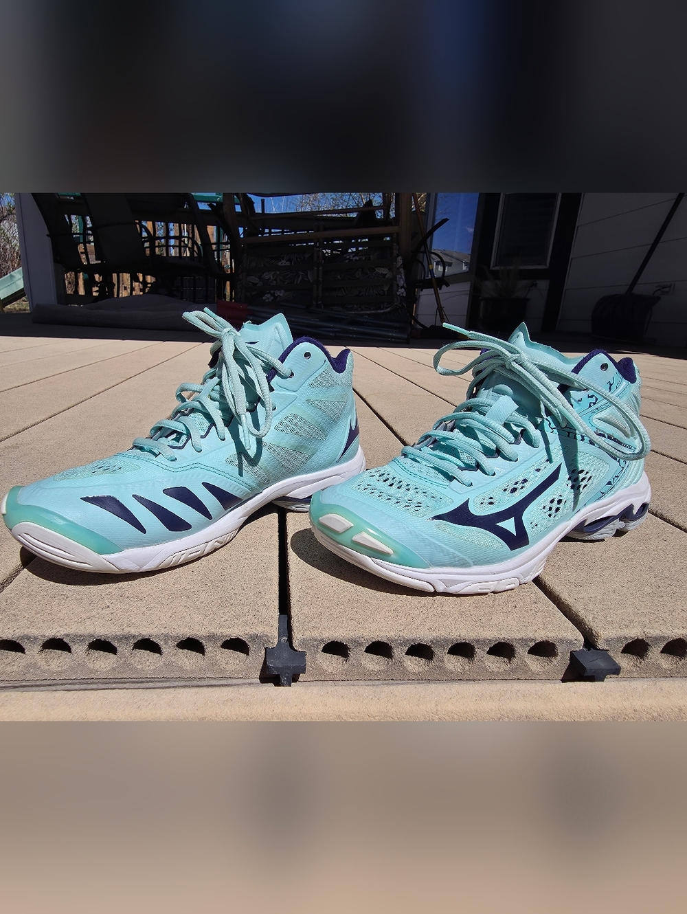 Mizuno Women's Teal Athletic High-Top Sneakers with Navy Detail